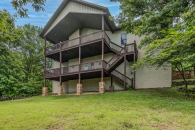 Welcome Home to 217 Commons Court located in StoneBridge Village on Ledgestone Country Club and Golf Course in Missouri - for sale on GolfHomes.com, golf home, golf lot