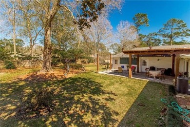 Beautifully renovated 3-bed, 2-bath brick home featuring a 2019 on Pinewood Country Club in Louisiana - for sale on GolfHomes.com, golf home, golf lot