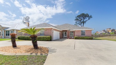 Come see this Stunning one owner custom home that offers 3 bed on Hombre Golf Club in Florida - for sale on GolfHomes.com, golf home, golf lot