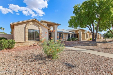 This well-maintained townhome offers a versatile floor plan with on Hillcrest Golf Club in Arizona - for sale on GolfHomes.com, golf home, golf lot