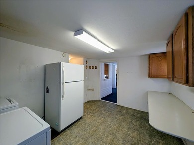 Large home with plenty of potential to make it your own. Nice on Riverview Golf Course in Arizona - for sale on GolfHomes.com, golf home, golf lot