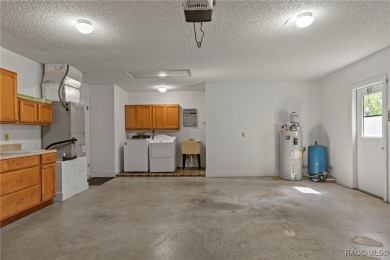 Beautiful Golf Course Home - Move-In Ready! Perfectly maintained on Inverness Golf and Country Club in Florida - for sale on GolfHomes.com, golf home, golf lot