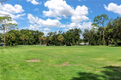 Beautiful Golf Course Home - Move-In Ready! Perfectly maintained on Inverness Golf and Country Club in Florida - for sale on GolfHomes.com, golf home, golf lot