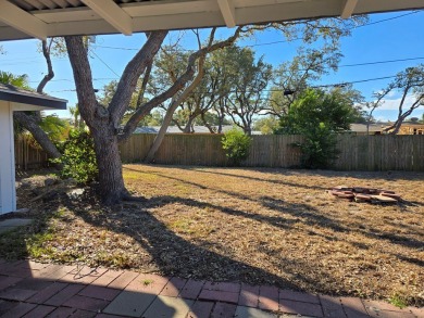 Great 3/2/2 in the coveted Subdivision of Little Bay Shores! on Rockport Country Club in Texas - for sale on GolfHomes.com, golf home, golf lot