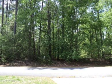 Beautiful , wooded homesite in the  great long time established on Washington Yacht and Country Club in North Carolina - for sale on GolfHomes.com, golf home, golf lot