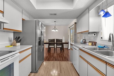 Under contract-accepting backup offers. Welcome to the PREMIER on The Links of Spruce Creek in Florida - for sale on GolfHomes.com, golf home, golf lot