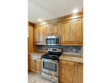 Completely updated 2BR, 2BA w/golf cart garage Ventana model in on Cottonwood Country Club in Arizona - for sale on GolfHomes.com, golf home, golf lot