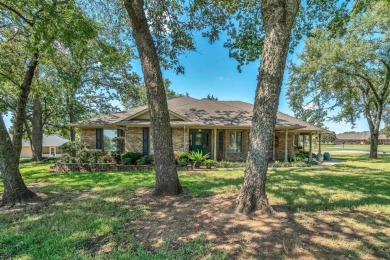Immaculate and ready for immediate move in! This 3 BR, 2 BA, 2 on Lake Kiowa Golf Course in Texas - for sale on GolfHomes.com, golf home, golf lot