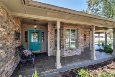 Immaculate and ready for immediate move in! This 3 BR, 2 BA, 2 on Lake Kiowa Golf Course in Texas - for sale on GolfHomes.com, golf home, golf lot
