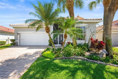 Just bring your toothbrush! Meticulously maintained and ready to on Westchester Golf and Country Club in Florida - for sale on GolfHomes.com, golf home, golf lot