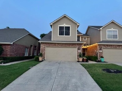 Beautifully updated end-unit townhome in a wonderful north Plano on Ridgeview Ranch Golf Club in Texas - for sale on GolfHomes.com, golf home, golf lot