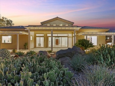 Fully remodeled single story home with stunning golf course on Anthem Country Club in Nevada - for sale on GolfHomes.com, golf home, golf lot