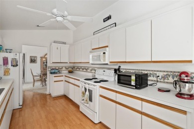 Beautiful home in great condition!  Not too big, not too small on Eagle Ridge At Spruce Creek Country Club in Florida - for sale on GolfHomes.com, golf home, golf lot