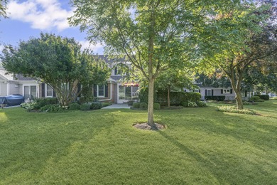 SOUGHT AFTER MANCHESTER * IMPECCABLY MAINTAINED * GOLF COURSE on Rob Roy Golf Club in Illinois - for sale on GolfHomes.com, golf home, golf lot