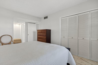 Stunning 2-bedroom, 2-bath condo on the 9th floor with on Palm-Aire Country Club and Resort - Palms in Florida - for sale on GolfHomes.com, golf home, golf lot