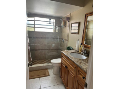 Beautiful, spacious and well kept 1 bedroom condo with 1 and a on Sunrise Lakes Phase III in Florida - for sale on GolfHomes.com, golf home, golf lot