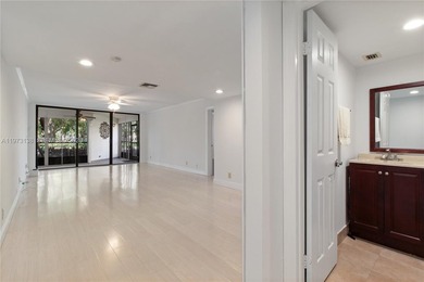 Spacious and beautifully maintained 2-bedroom, 2.5-bath on Bonaventure Country Club in Florida - for sale on GolfHomes.com, golf home, golf lot