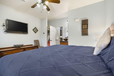Rare find! This true one bedroom (not studio) condo in the on Ledgestone Country Club and Golf Course in Missouri - for sale on GolfHomes.com, golf home, golf lot