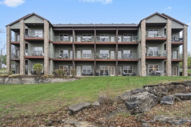 Rare find! This true one bedroom (not studio) condo in the on Ledgestone Country Club and Golf Course in Missouri - for sale on GolfHomes.com, golf home, golf lot