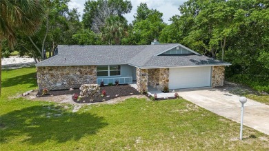 Newly remodeled 3 bed 2 bath w/ 2 car garage, large Dome on Deltona Golf Club in Florida - for sale on GolfHomes.com, golf home, golf lot