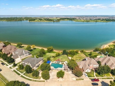 Beautifully updated and move-in ready, this 4-bedroom, 3.5-bath on Stewart Peninsula Golf Course in Texas - for sale on GolfHomes.com, golf home, golf lot