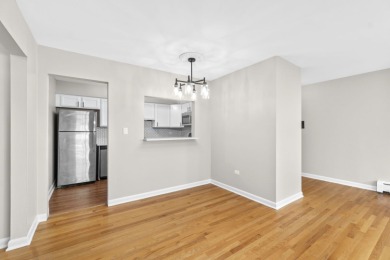 Updated 2 BR/1.5 BA with heated garage space included. This unit on Evanston Golf Club in Illinois - for sale on GolfHomes.com, golf home, golf lot