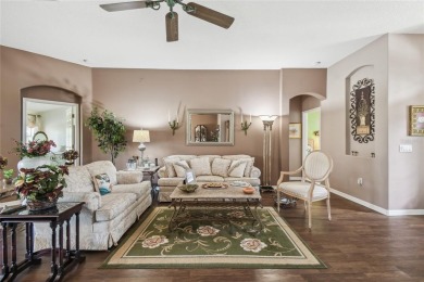 MOVE IN READY - PREMIER LOCATION - END UNIT - FURNISHED on Heritage Pines Country Club in Florida - for sale on GolfHomes.com, golf home, golf lot