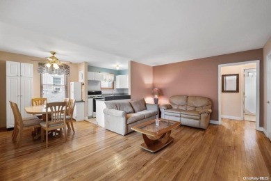 Welcome to this bright, first-floor corner unit in Trousdell on Glen Head Country Club in New York - for sale on GolfHomes.com, golf home, golf lot