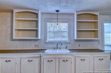Charming Downtown Uvalde Gem with Rustic Character and Modern on Uvalde Memorial Park Golf Course in Texas - for sale on GolfHomes.com, golf home, golf lot