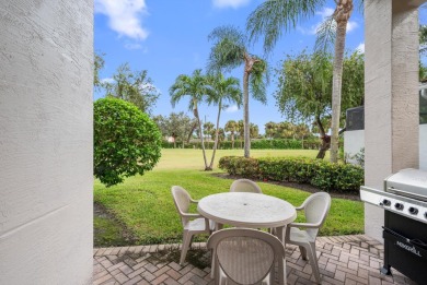 Welcome to this light and bright 3-bedroom, 2.5-bathroom 2 car on Wycliffe Golf and Country Club in Florida - for sale on GolfHomes.com, golf home, golf lot