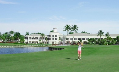 Welcome to this light and bright 3-bedroom, 2.5-bathroom 2 car on Wycliffe Golf and Country Club in Florida - for sale on GolfHomes.com, golf home, golf lot