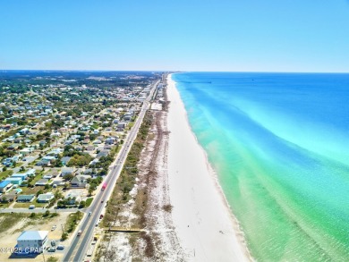 This beautifully updated 2-bedroom, 2-bath condo offers the on Holiday Golf Club in Florida - for sale on GolfHomes.com, golf home, golf lot