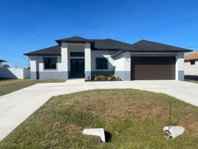Come see this beautiful new construction home. This plan offers on Burnt Store Golf Club in Florida - for sale on GolfHomes.com, golf home, golf lot