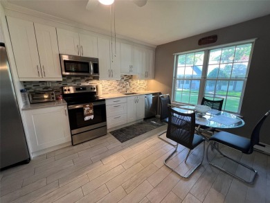 Lovely Oakmont in a beautiful setting. Located at the end of a on Leisure Village Golf Course in New York - for sale on GolfHomes.com, golf home, golf lot