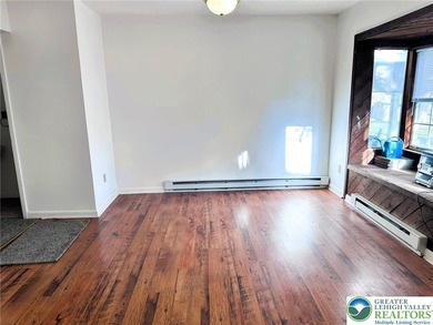 Shepherd Hills Townhome * 3 Bedrooms * 1 1/2 Baths * Freshly on Shepherd Hills Golf Club in Pennsylvania - for sale on GolfHomes.com, golf home, golf lot