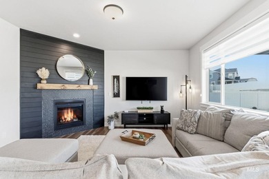 Highly sought-after Carriage Hill West home near Lake Lowell and on Hunters Point Golf Club in Idaho - for sale on GolfHomes.com, golf home, golf lot