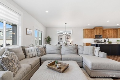 Highly sought-after Carriage Hill West home near Lake Lowell and on Hunters Point Golf Club in Idaho - for sale on GolfHomes.com, golf home, golf lot