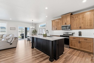 Highly sought-after Carriage Hill West home near Lake Lowell and on Hunters Point Golf Club in Idaho - for sale on GolfHomes.com, golf home, golf lot