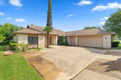 Welcome to 602 Hi Circle South where beautiful golf course views on Slick Rock Golf Course - Horseshoe Bay in Texas - for sale on GolfHomes.com, golf home, golf lot