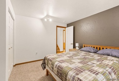 Beautiful 3 bedroom/2.5 bath unit located in the Arrowhead on Northwinds Golf Course in Pennsylvania - for sale on GolfHomes.com, golf home, golf lot