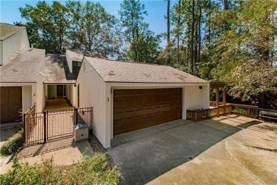 Talk about easy living! This 2bd/ 2ba condo has one of the best on Oak Knoll Country Club in Louisiana - for sale on GolfHomes.com, golf home, golf lot