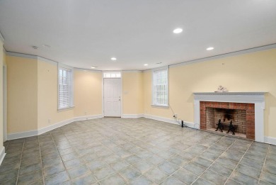 Welcome to Southern Grace, a 2001 masterfully built on Palmetto Golf Club, Inc. in South Carolina - for sale on GolfHomes.com, golf home, golf lot