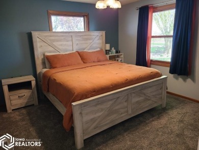 Great 3 bedroom, 1.5 bath split level home with an attached 2 on Linn Grove Country Club in Iowa - for sale on GolfHomes.com, golf home, golf lot