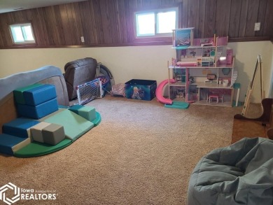 Great 3 bedroom, 1.5 bath split level home with an attached 2 on Linn Grove Country Club in Iowa - for sale on GolfHomes.com, golf home, golf lot