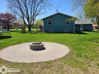 Great 3 bedroom, 1.5 bath split level home with an attached 2 on Linn Grove Country Club in Iowa - for sale on GolfHomes.com, golf home, golf lot
