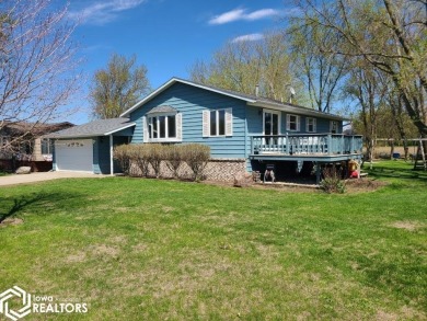 Great 3 bedroom, 1.5 bath split level home with an attached 2 on Linn Grove Country Club in Iowa - for sale on GolfHomes.com, golf home, golf lot
