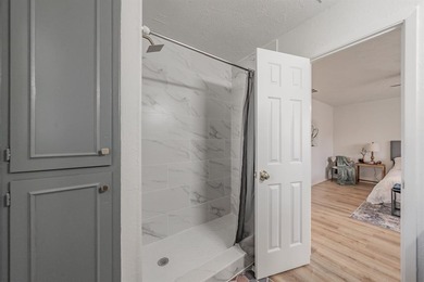 Charming Home in Gated Golf Course Community

Nestled at the on De Cordova Bend Country Club in Texas - for sale on GolfHomes.com, golf home, golf lot