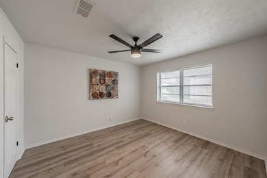 Charming Home in Gated Golf Course Community

Nestled at the on De Cordova Bend Country Club in Texas - for sale on GolfHomes.com, golf home, golf lot