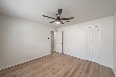 Charming Home in Gated Golf Course Community

Nestled at the on De Cordova Bend Country Club in Texas - for sale on GolfHomes.com, golf home, golf lot