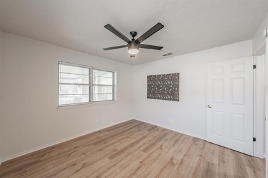 Charming Home in Gated Golf Course Community

Nestled at the on De Cordova Bend Country Club in Texas - for sale on GolfHomes.com, golf home, golf lot